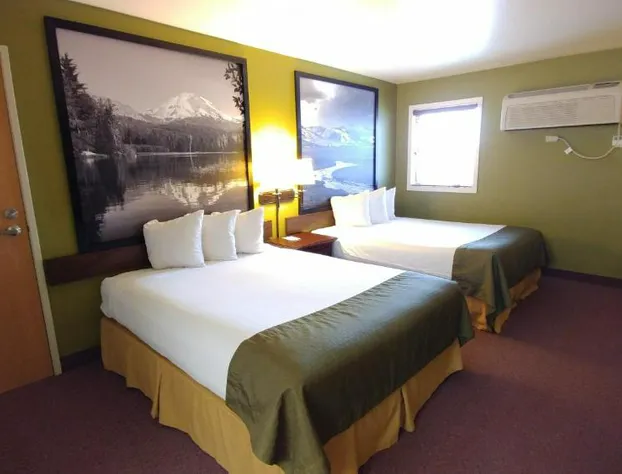 Super 8 by Wyndham McCall hotel detail image 2