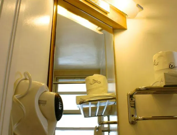 The Mosser hotel detail image 3