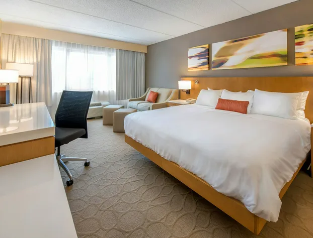 Delta Hotels by Marriott Utica hotel detail image 2