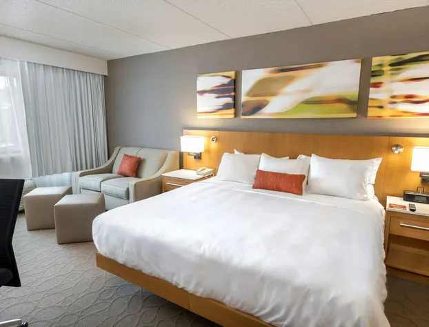 Delta Hotels by Marriott Utica hotel detail image 4