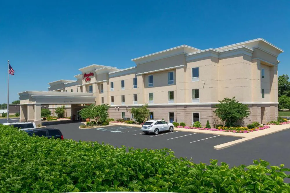 Hampton Inn Goshen hotel hero