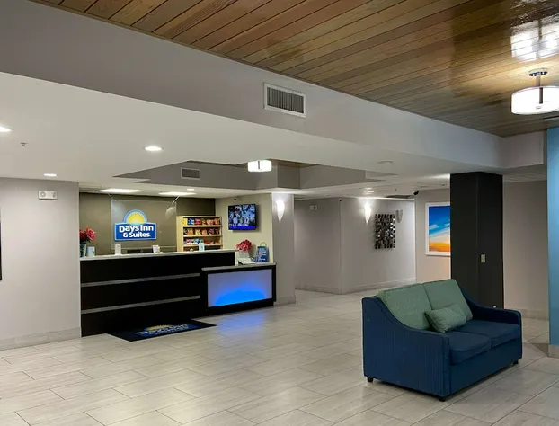 Days Inn & Suites by Wyndham Ridgeland hotel detail image 1
