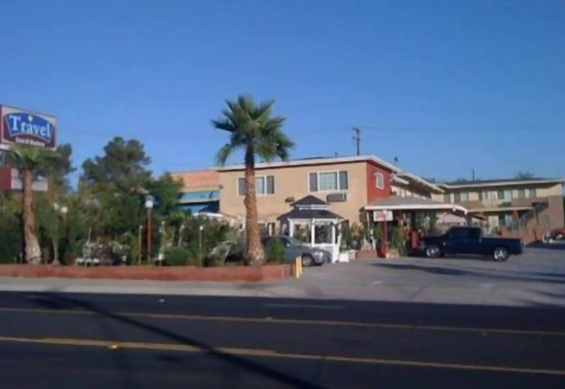 Travel Inn And Suites hotel hero