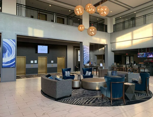 DoubleTree Suites by Hilton Htl & Conf Cntr Downers Grove hotel detail image 2