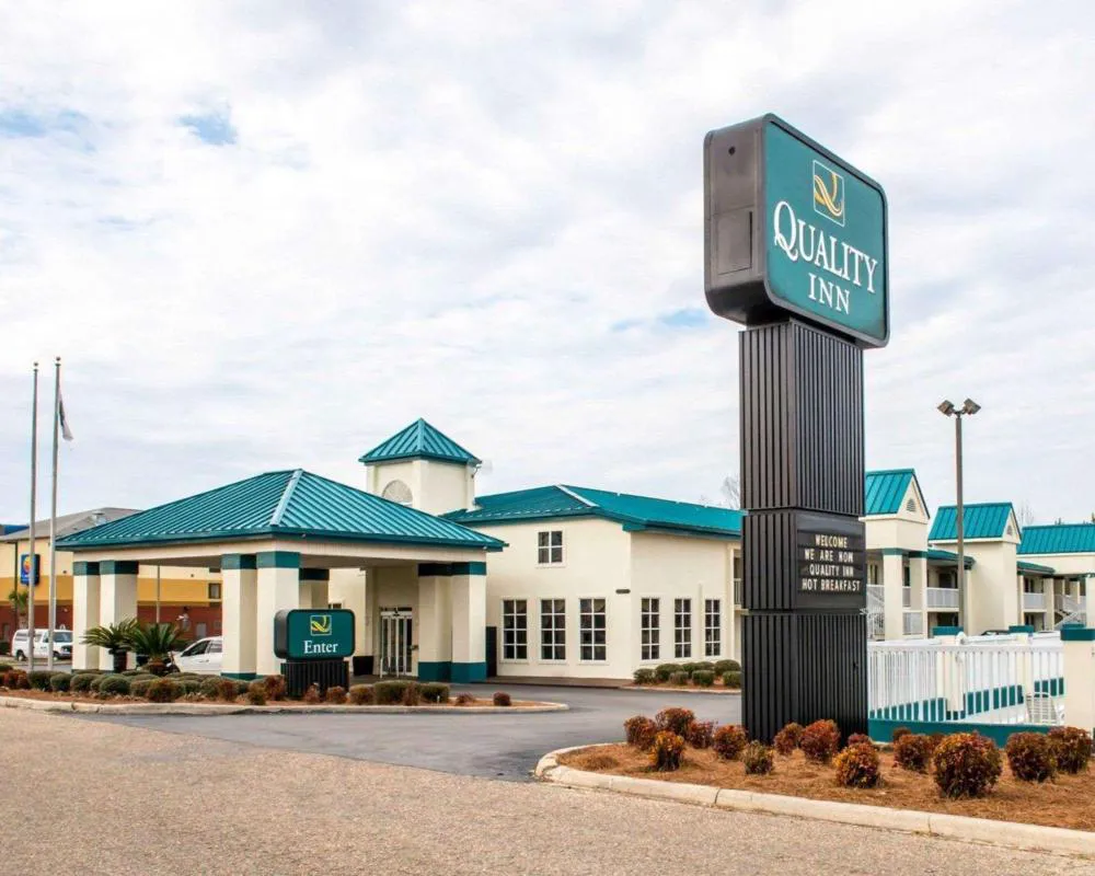 Quality Inn Chipley I-10 at Exit 120 hotel hero