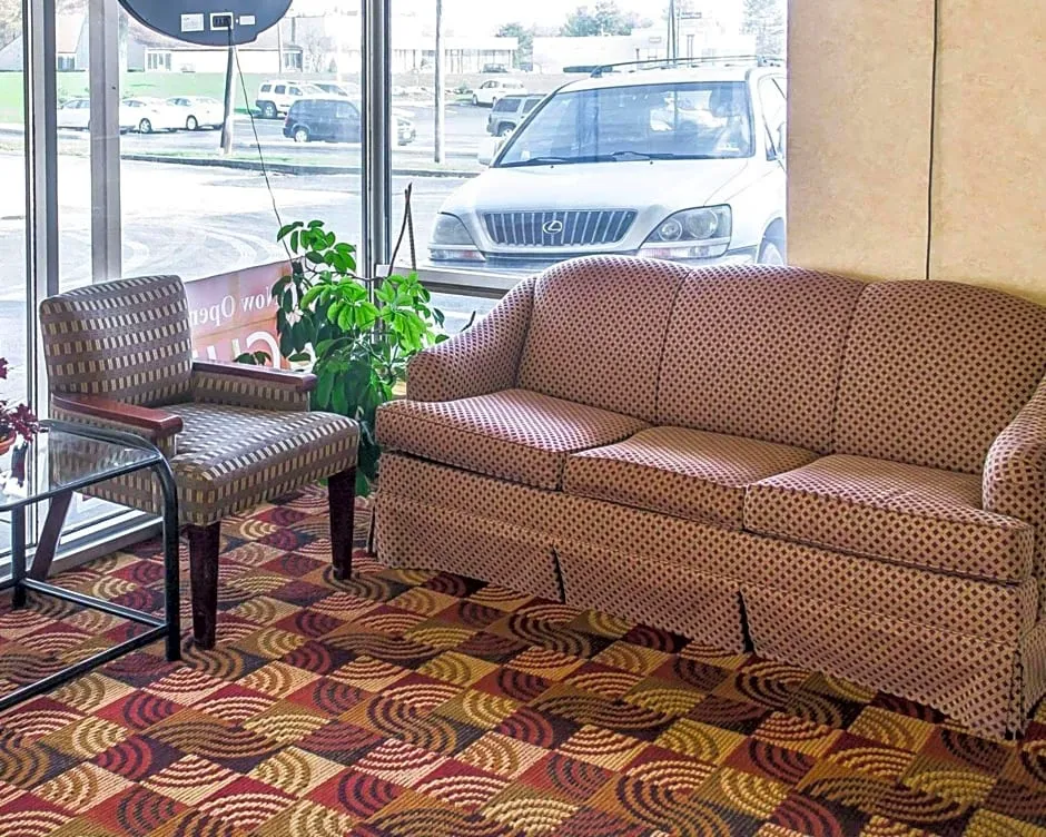 Economy Inn & Suites hotel hero