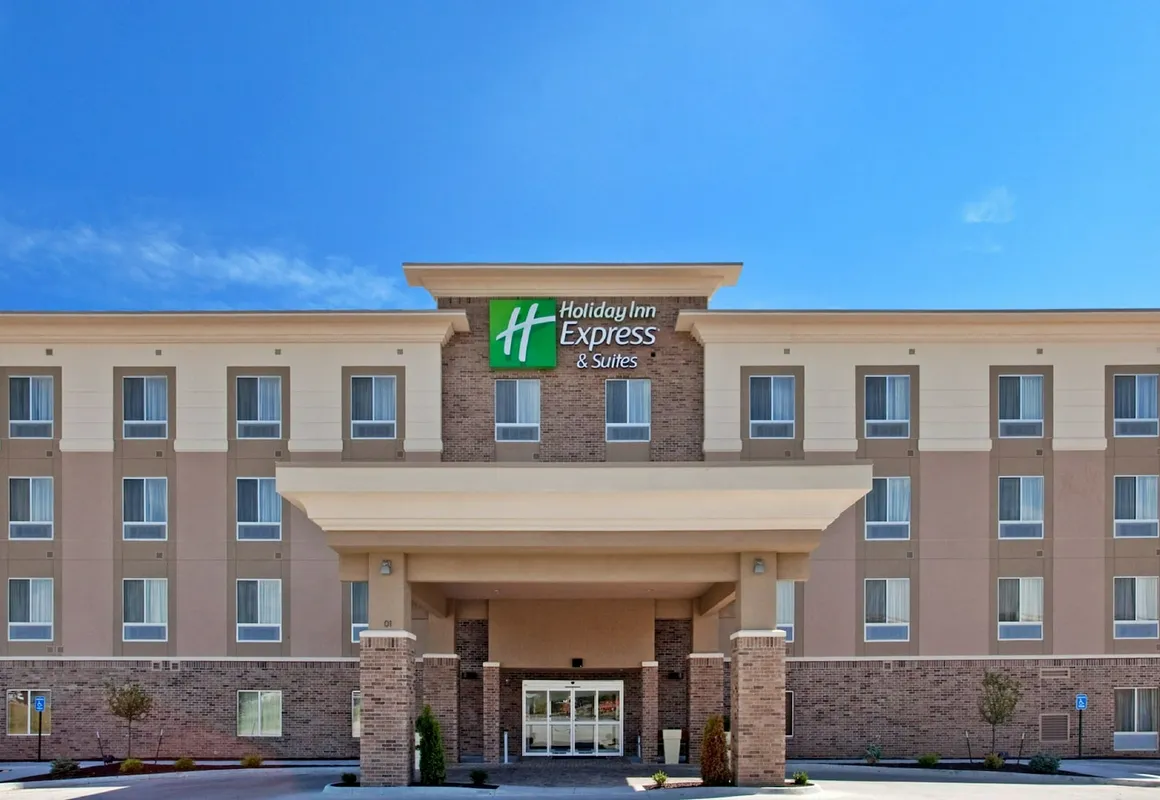 Holiday Inn Express & Suites Topeka North by IHG hotel hero