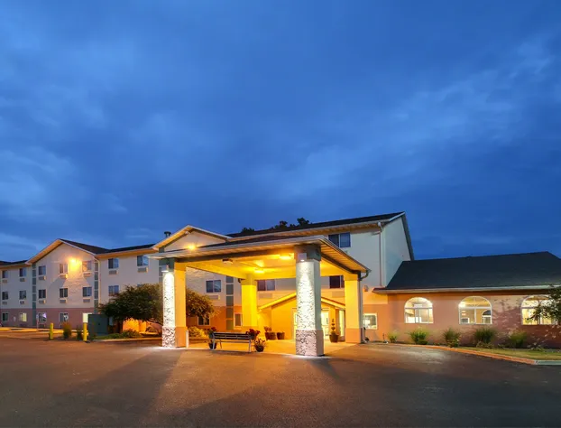 Baymont by Wyndham Galesburg hotel detail image 2