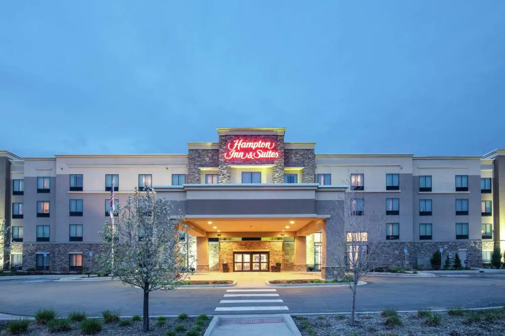 Hampton Inn & Suites Denver/South-RidgeGate hotel hero