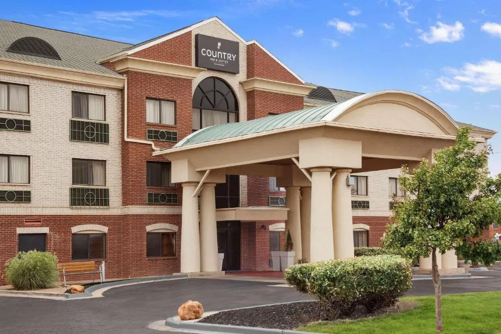 Country Inn & Suites by Radisson, Lubbock, TX hotel hero