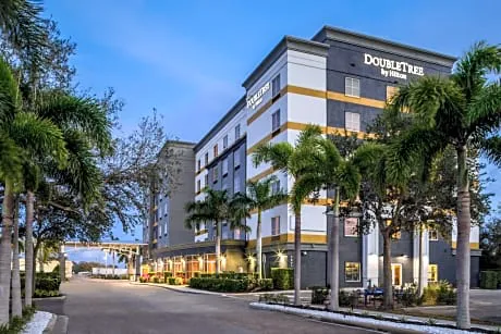 DoubleTree by Hilton Sarasota Bradenton Airport hotel detail image 1