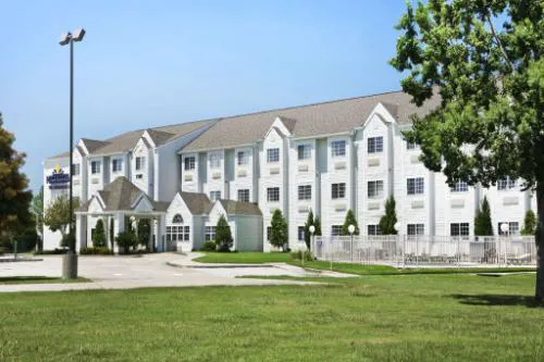 Microtel Inn & Suites by Wyndham Baton Rouge hotel detail image 1