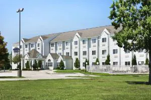 Microtel Inn & Suites by Wyndham Baton Rouge hotel hero