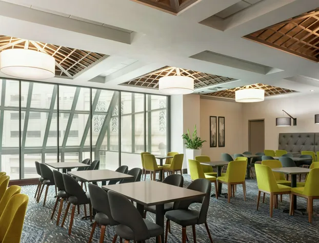 Embassy Suites by Hilton Indianapolis Downtown hotel detail image 4