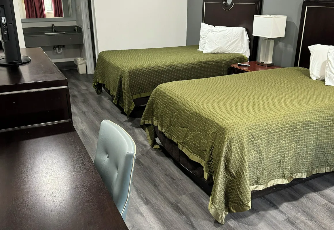 American Inn hotel hero