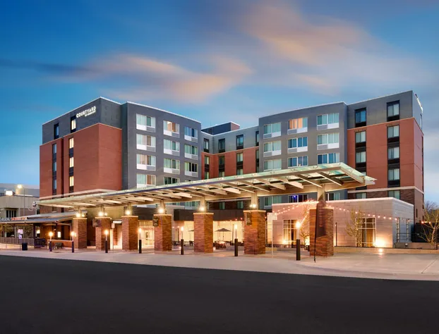 Courtyard by Marriott Lincoln Downtown hotel detail image 1