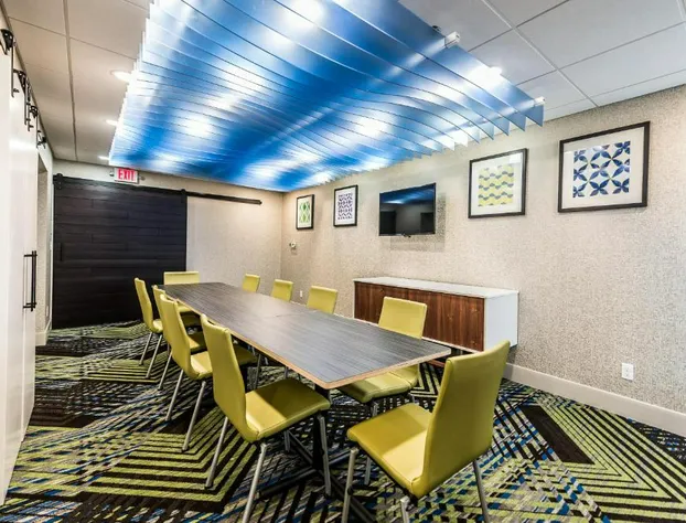 Holiday Inn Express Flint-Campus Area by IHG hotel detail image 1