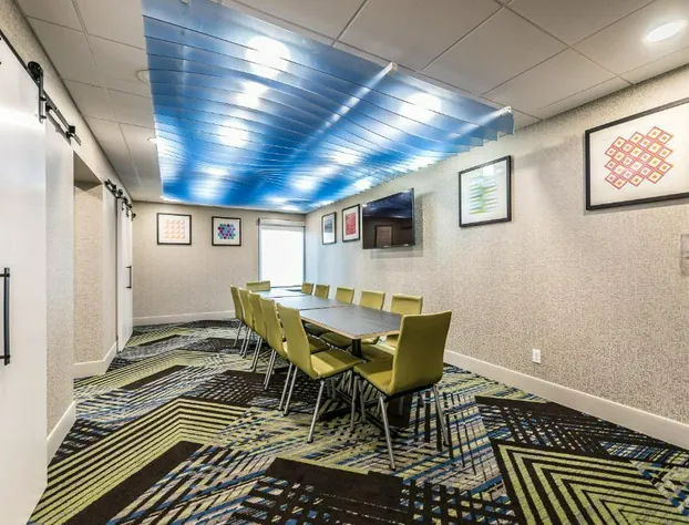 Holiday Inn Express Flint-Campus Area by IHG hotel detail image 3