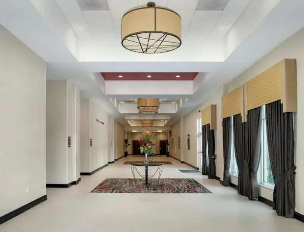 Embassy Suites by Hilton Birmingham Hoover hotel detail image 4