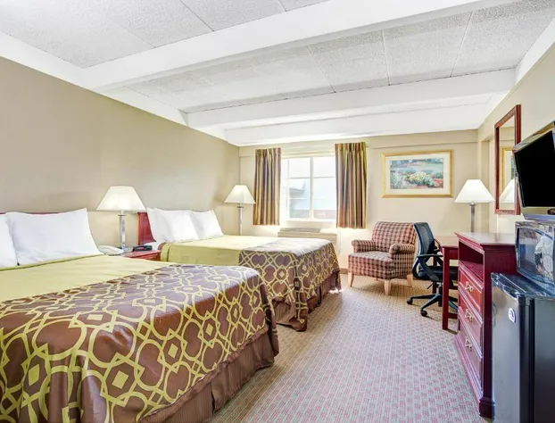 Travelodge by Wyndham Iowa City hotel detail image 1