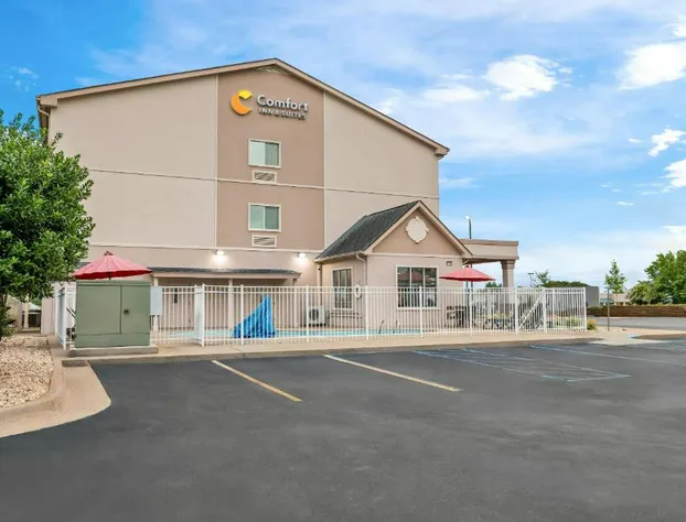 Comfort Inn & Suites Tuscumbia - Muscle Shoals hotel detail image 2