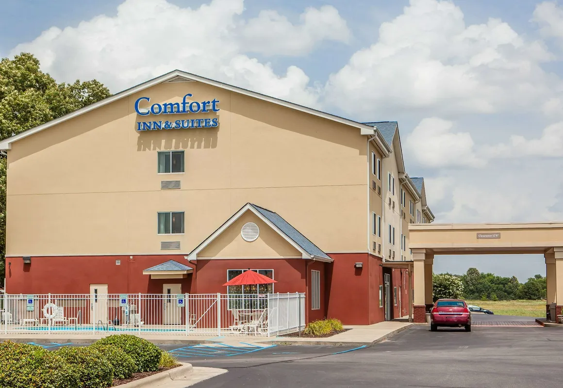 Comfort Inn & Suites Tuscumbia - Muscle Shoals hotel hero
