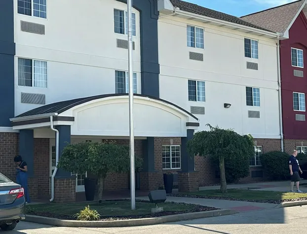 Candlewood Suites Airport by IHG hotel detail image 1