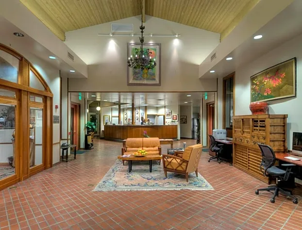 Dinah's Garden Hotel hotel detail image 3