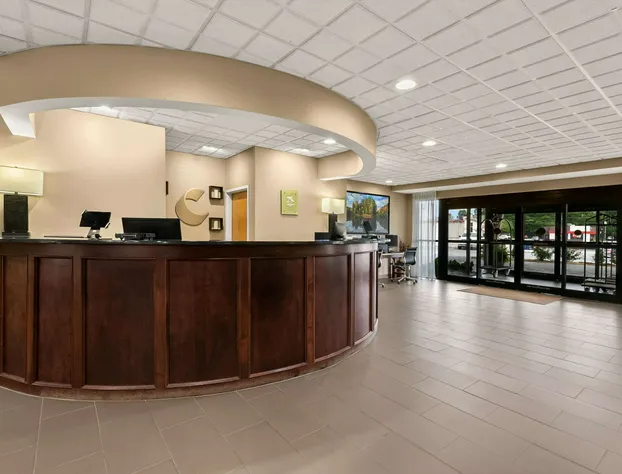 Comfort Suites Commerce hotel detail image 3