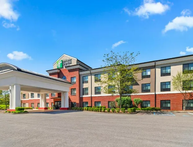 Holiday Inn Express and Suites Fairmont by IHG hotel detail image 2