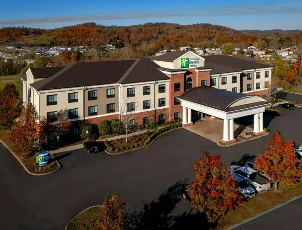 Holiday Inn Express and Suites Fairmont by IHG hotel detail image 3