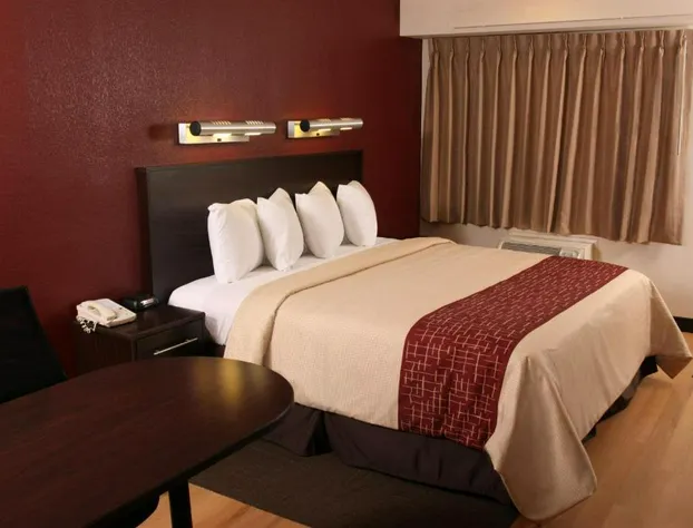 Red Roof Inn Benton Harbor - St Joseph hotel detail image 1