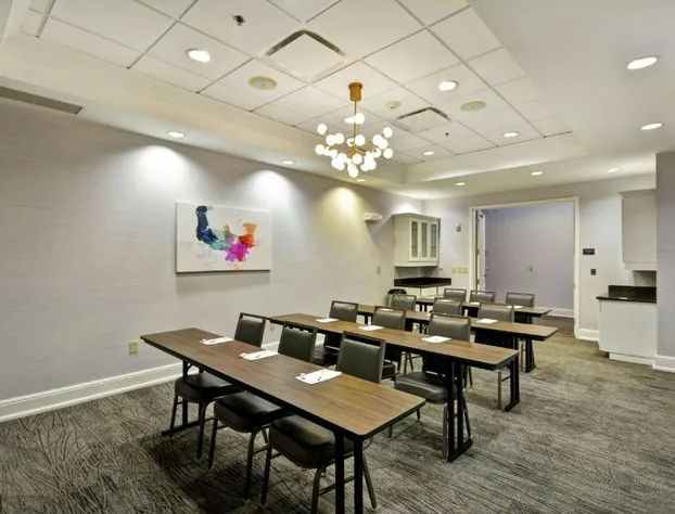 Hilton Garden Inn Gulfport Airport hotel detail image 1