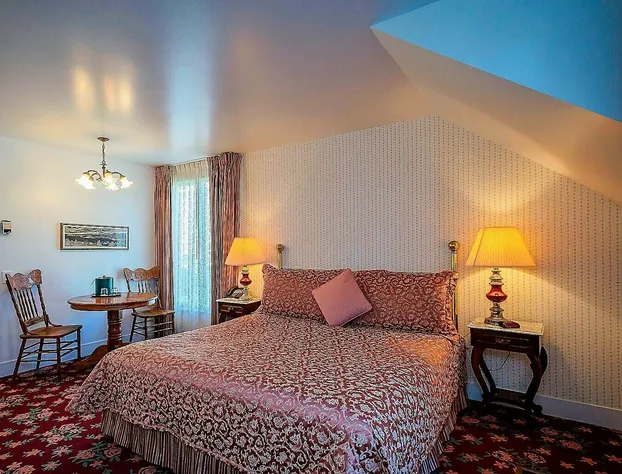 Hill House Inn hotel detail image 3