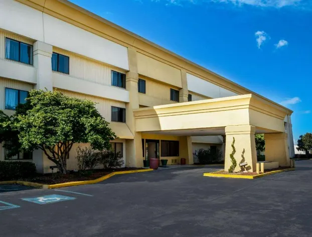 Baymont by Wyndham Meridian hotel detail image 1