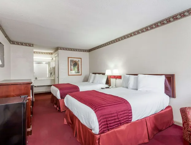 Knights Inn Hurricane Mills hotel detail image 4