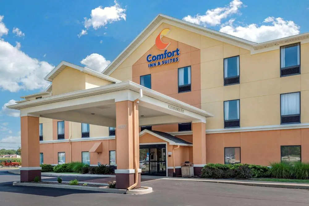 Comfort Inn & Suites Muncie Near University hotel hero