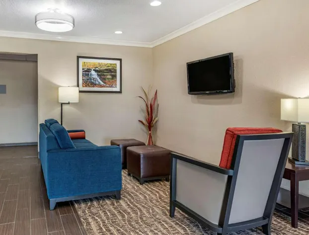 Comfort Inn & Suites Muncie Near University hotel detail image 3