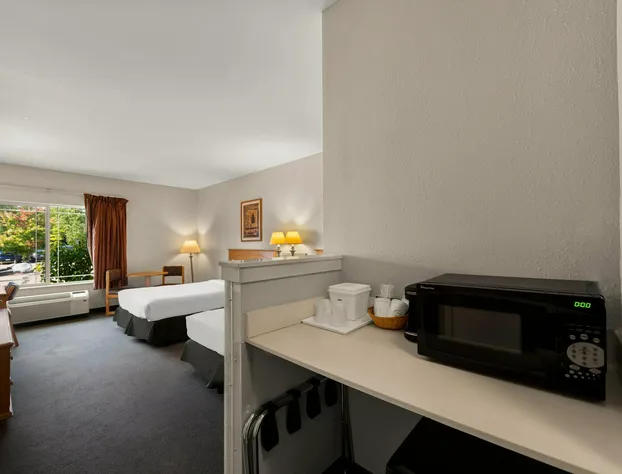 Rodeway Inn & Suites Tomahawk hotel detail image 3