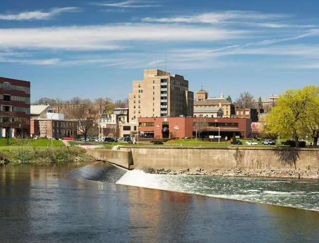 Grand Eastonian Hotel & Suites hotel detail image 2