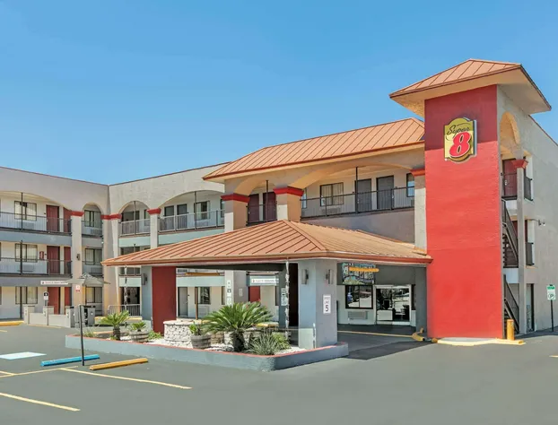 Super 8 by Wyndham Austin University/Downtown Area hotel detail image 1