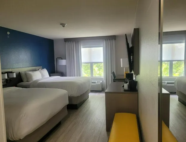 Comfort Inn & Suites Dothan Northside Plaza hotel detail image 1