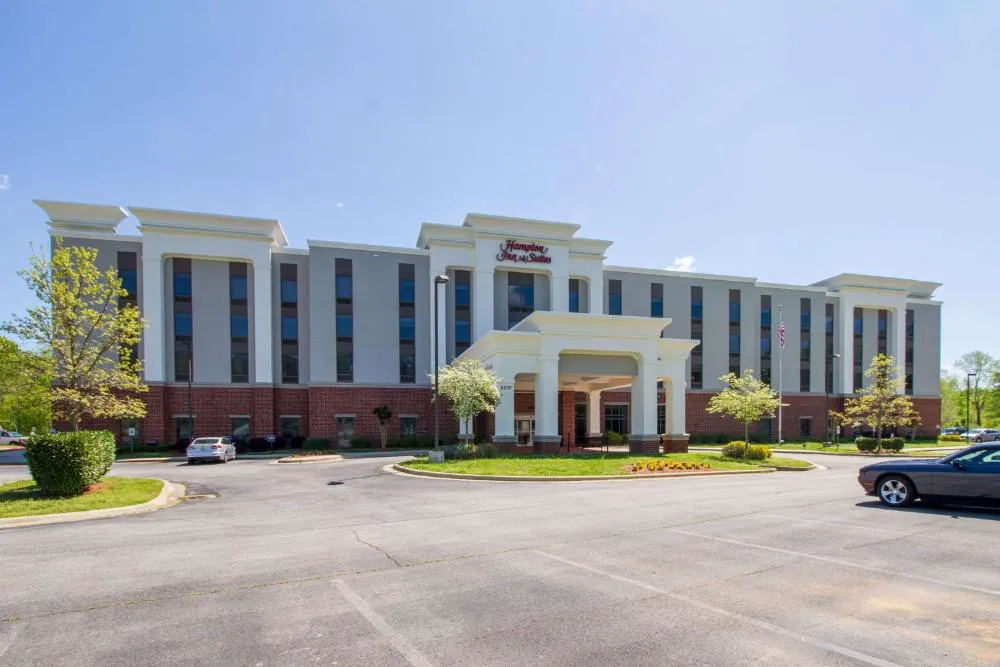 Hampton Inn & Suites Huntsville Hampton Cove hotel hero