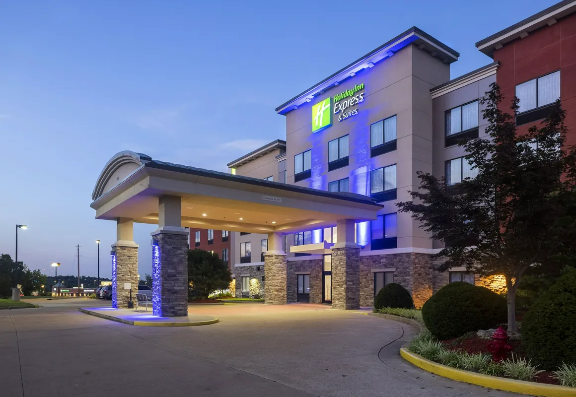 Holiday Inn Express Hotel & Suites FESTUS - SOUTH ST. LOUIS by IHG hotel hero