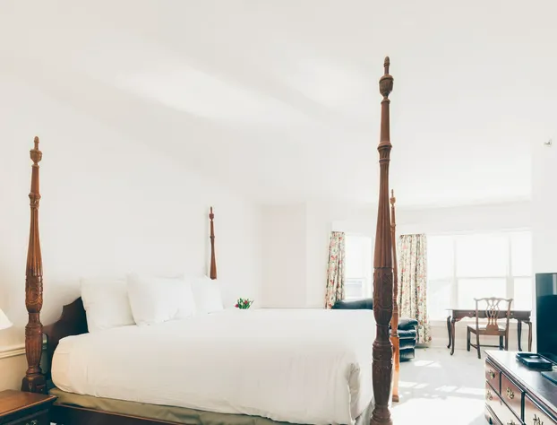 Loyalist Country Inn & Conference Centre hotel detail image 3