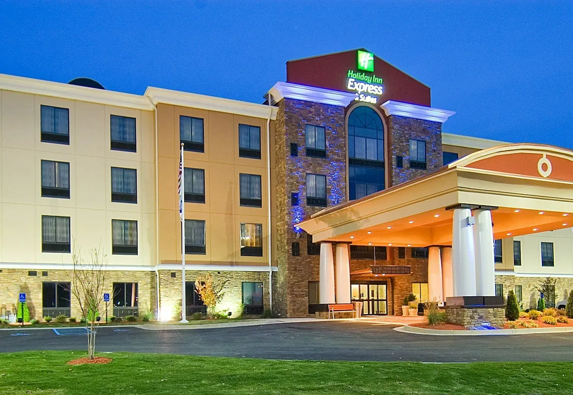 Holiday Inn Express Hotel & Suites Fulton by IHG hotel hero
