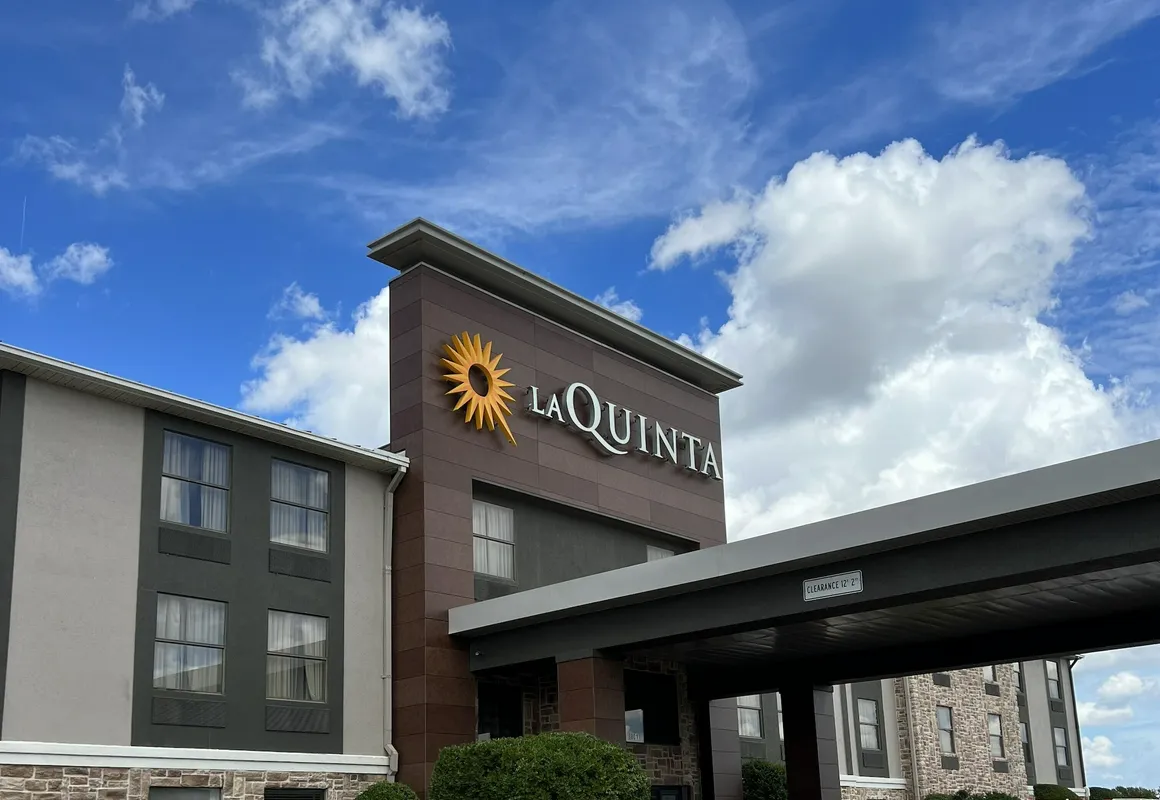 La Quinta Inn & Suites by Wyndham Denison - N. Lake Texoma hotel hero