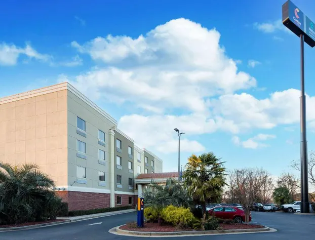 Comfort Suites Forsyth near I-75 hotel detail image 3