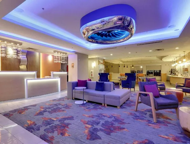 La Quinta Inn & Suites by Wyndham Dallas Love Field hotel detail image 4