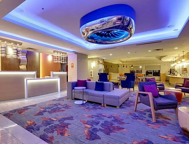 La Quinta Inn & Suites by Wyndham Dallas Love Field hotel detail image 4